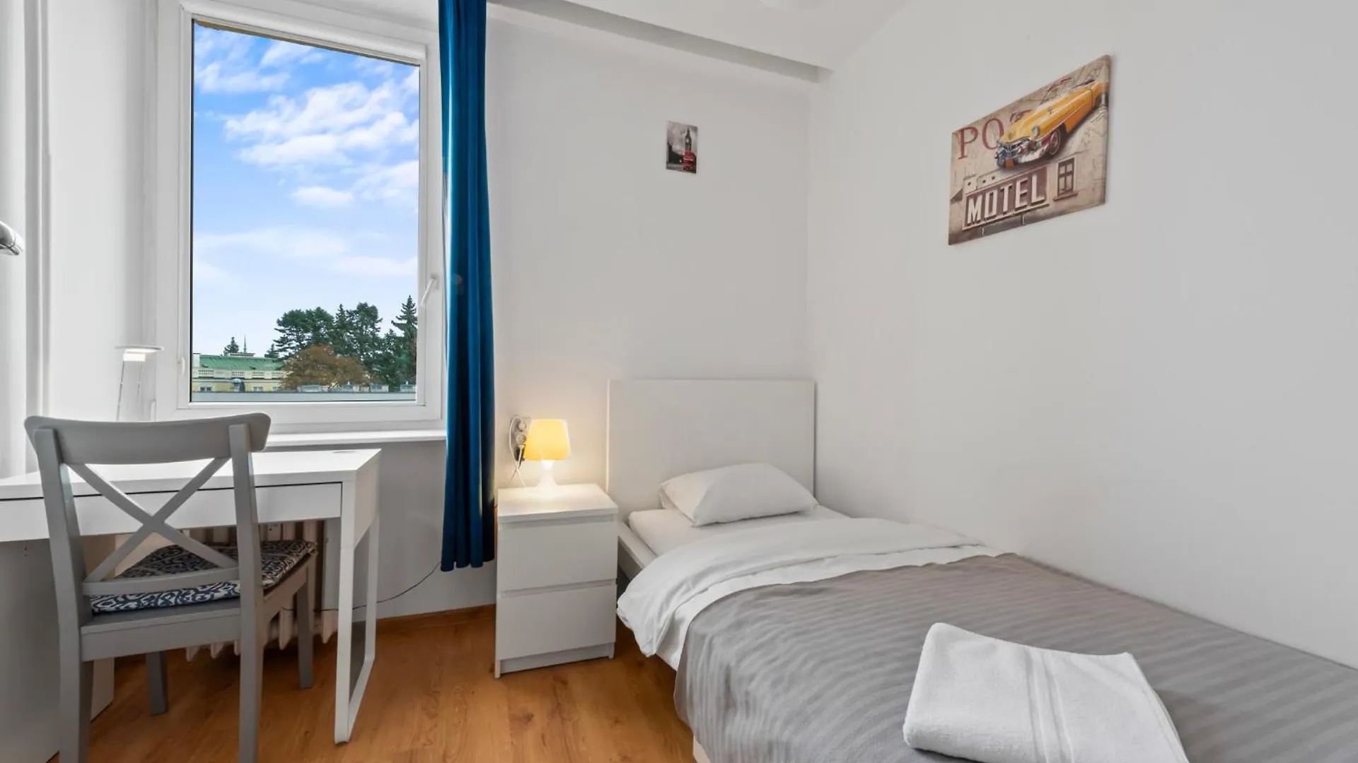 Quiet 3-Bedroom Flat. Old Town. Warsaw Poland